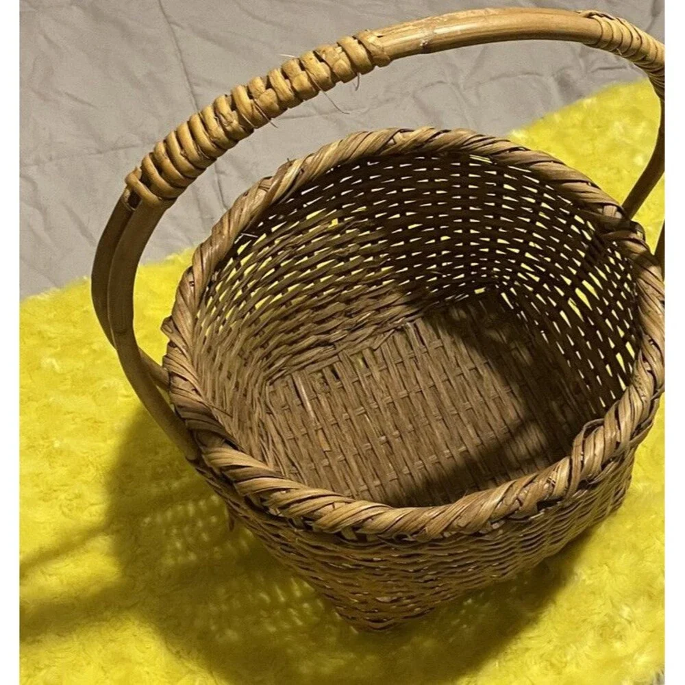 Large Amish Wicker Basket Handle Vintage 1900s Fall Home Decor Farmhouse Easter